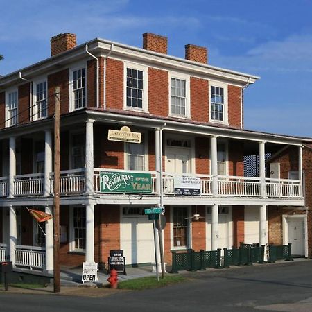The Lafayette Inn & Restaurant Stanardsville Buitenkant foto